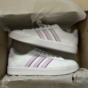 Adidas Womens Grand Court Cloudform NWT